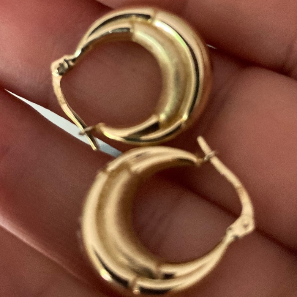 14kt Solid  Gold Hoops Earrings